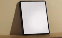 Tablet em cima de móvel