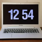 notebook lenovo com processador i5 sobre mesa
